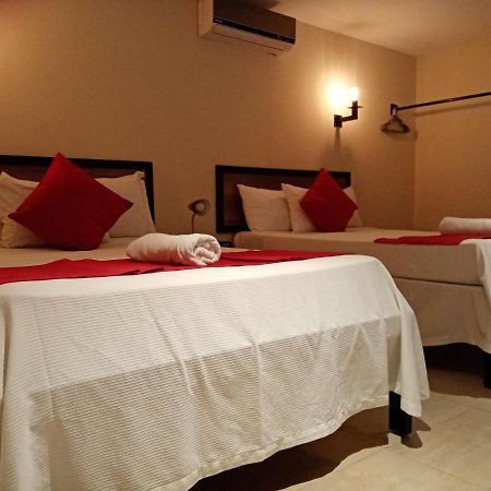 Brisas 10 Beachside Suites 坎昆 外观 照片