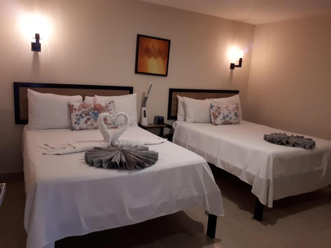 Brisas 10 Beachside Suites 坎昆 外观 照片