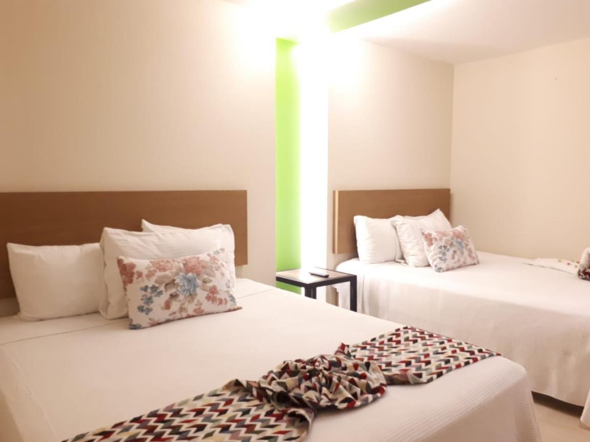 Brisas 10 Beachside Suites 坎昆 外观 照片