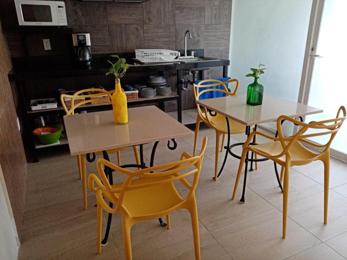 Brisas 10 Beachside Suites 坎昆 外观 照片