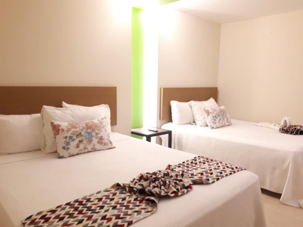 Brisas 10 Beachside Suites 坎昆 外观 照片