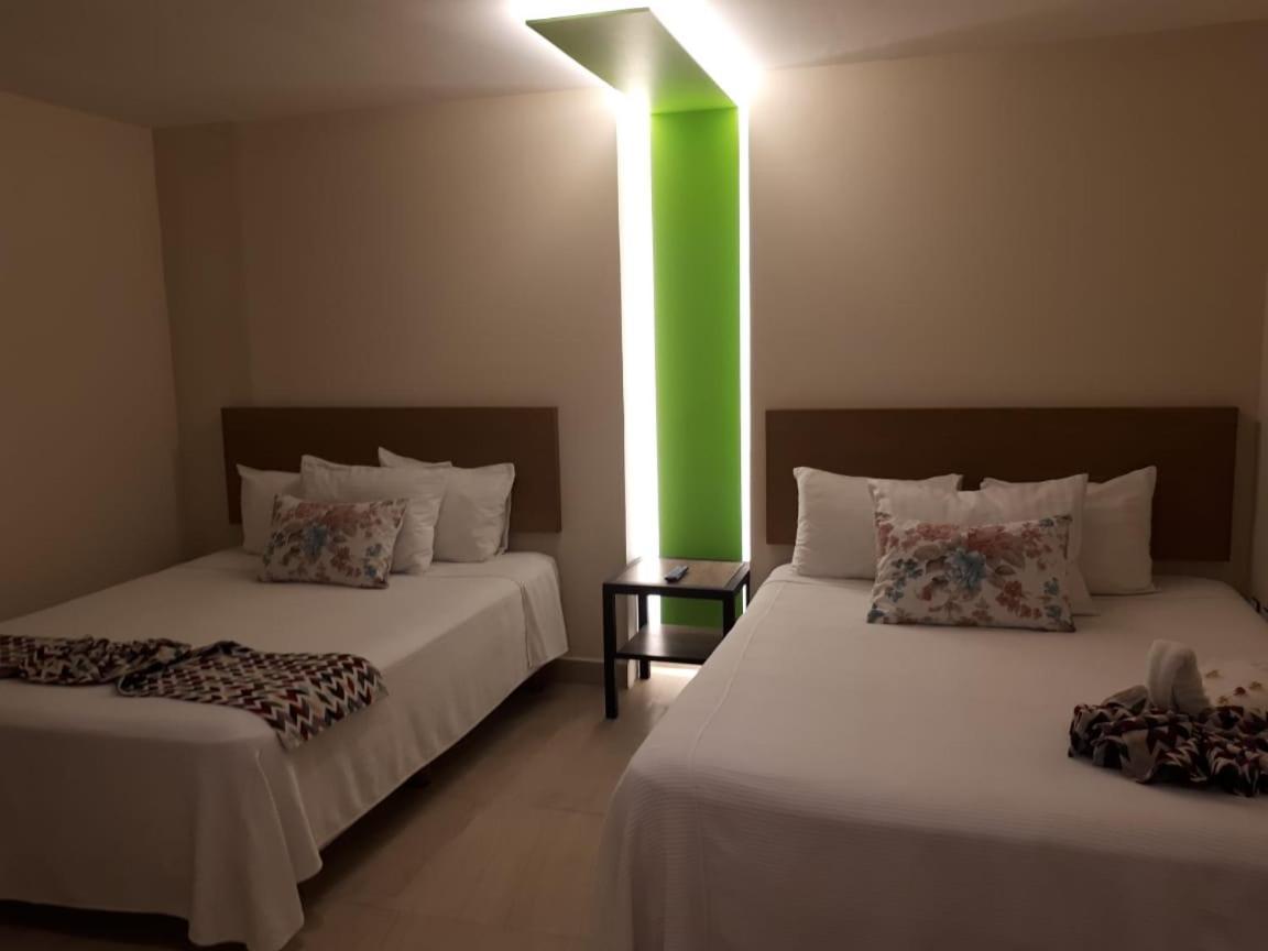 Brisas 10 Beachside Suites 坎昆 外观 照片