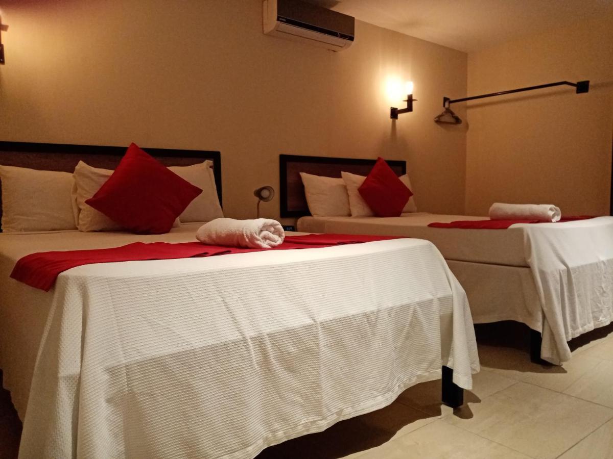 Brisas 10 Beachside Suites 坎昆 外观 照片