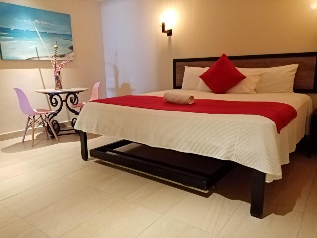 Brisas 10 Beachside Suites 坎昆 外观 照片