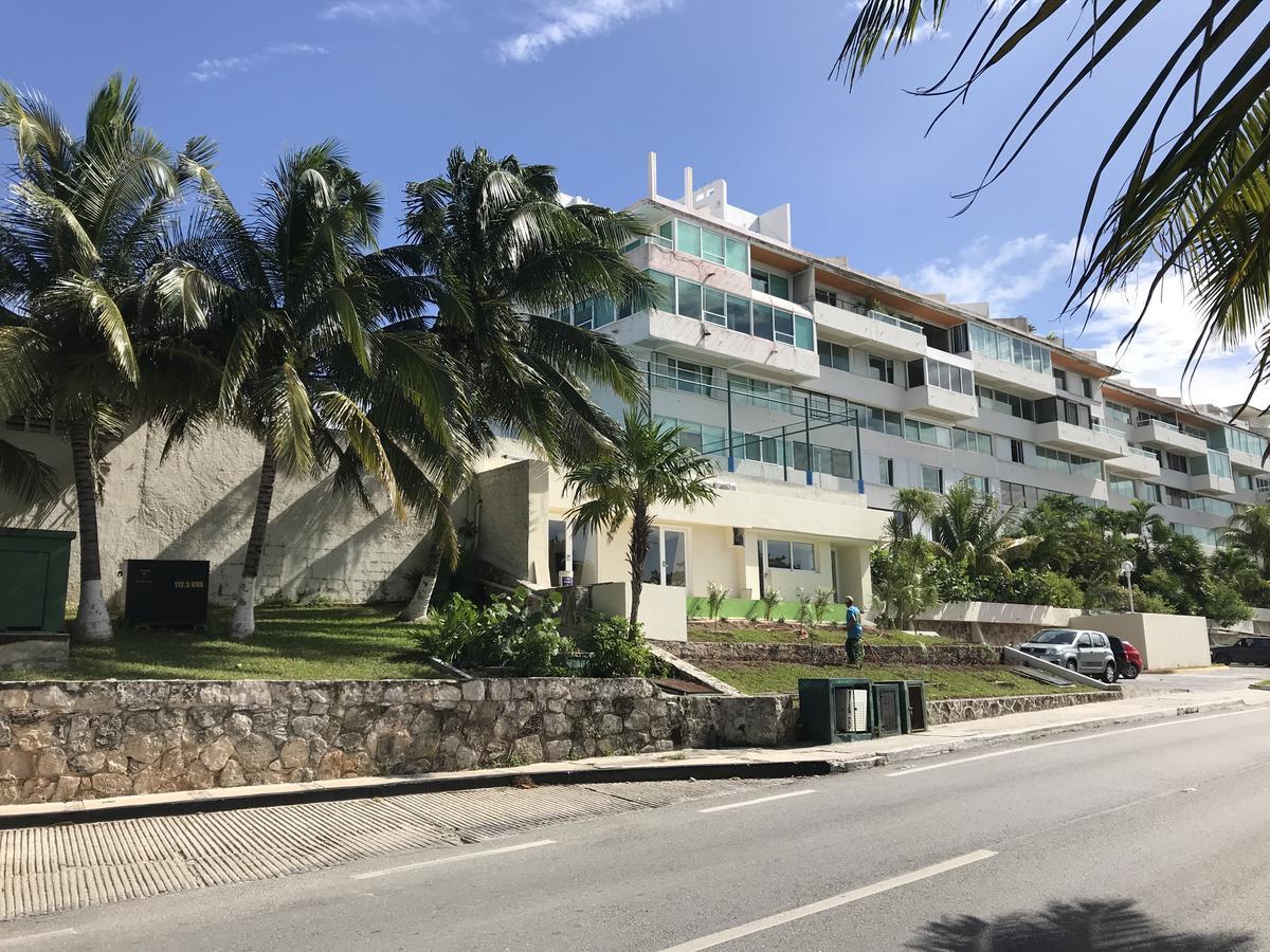 Brisas 10 Beachside Suites 坎昆 外观 照片