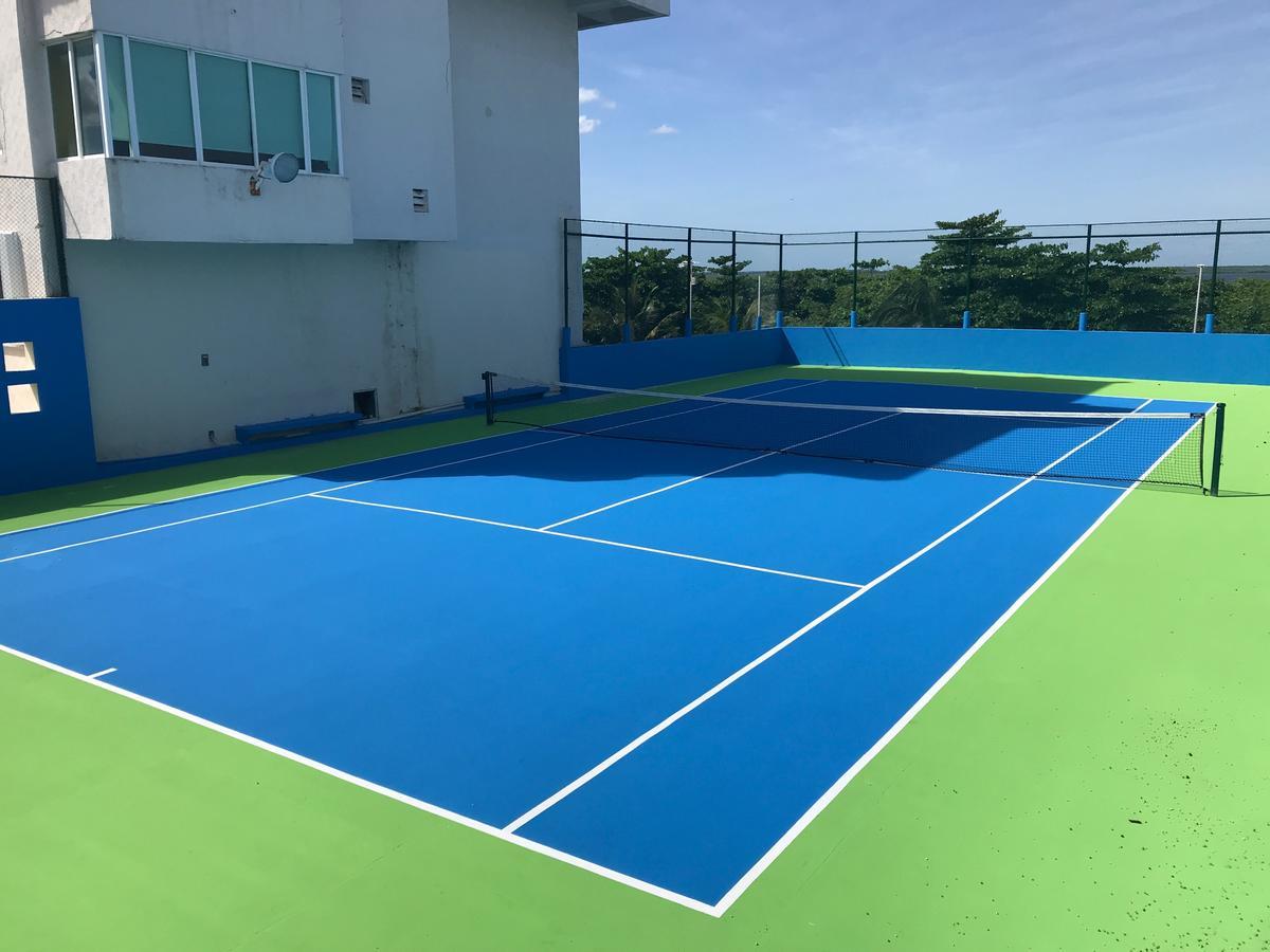 Brisas 10 Beachside Suites 坎昆 外观 照片