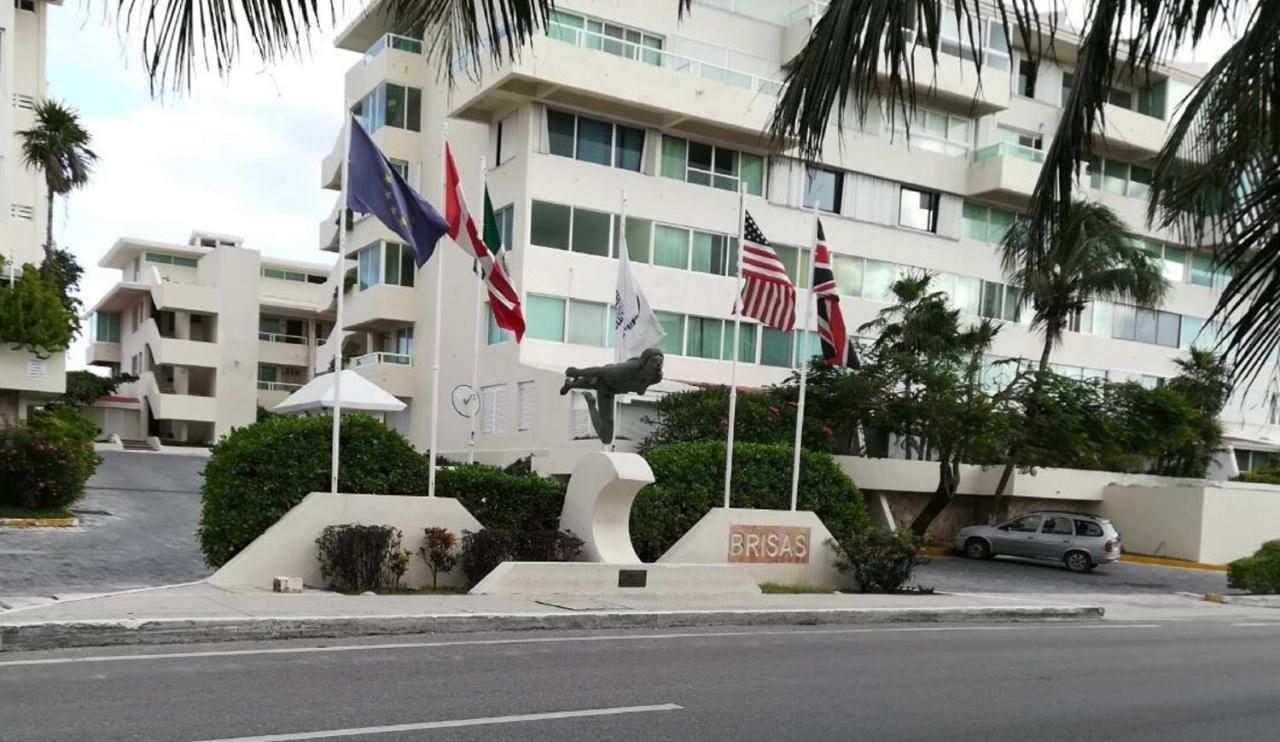 Brisas 10 Beachside Suites 坎昆 外观 照片