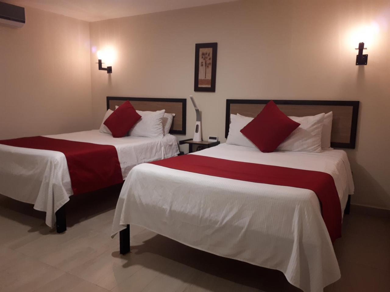 Brisas 10 Beachside Suites 坎昆 外观 照片