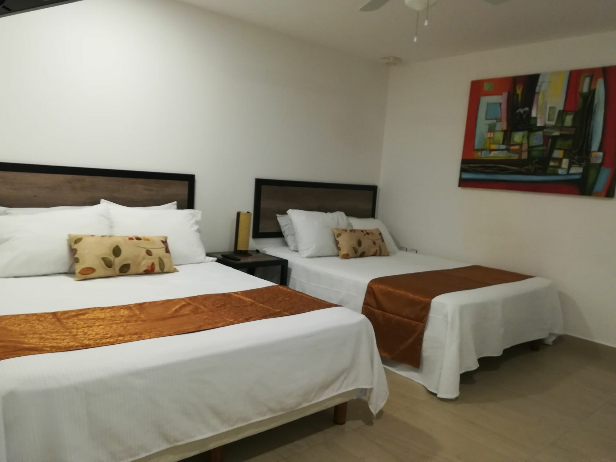 Brisas 10 Beachside Suites 坎昆 外观 照片