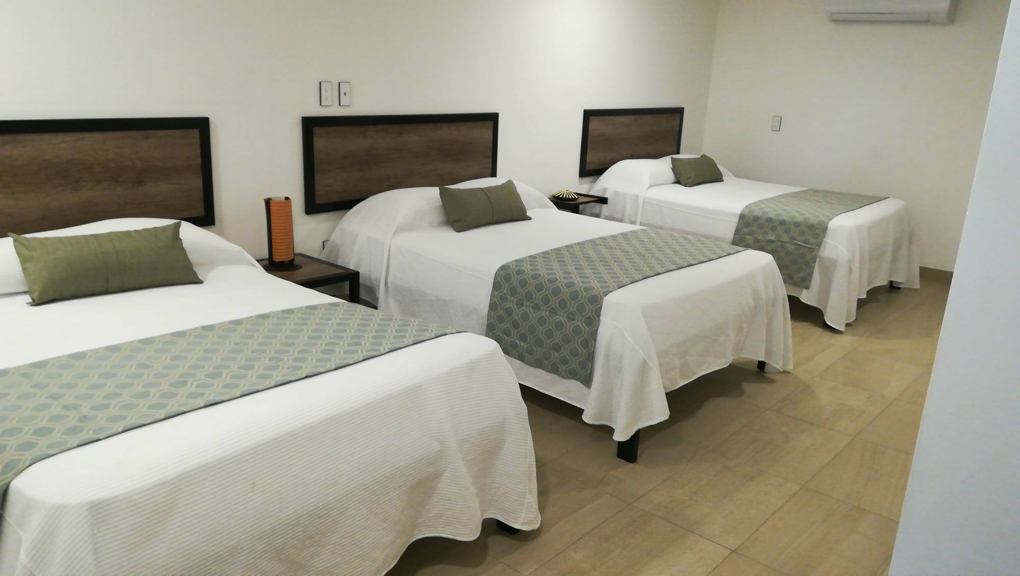 Brisas 10 Beachside Suites 坎昆 外观 照片
