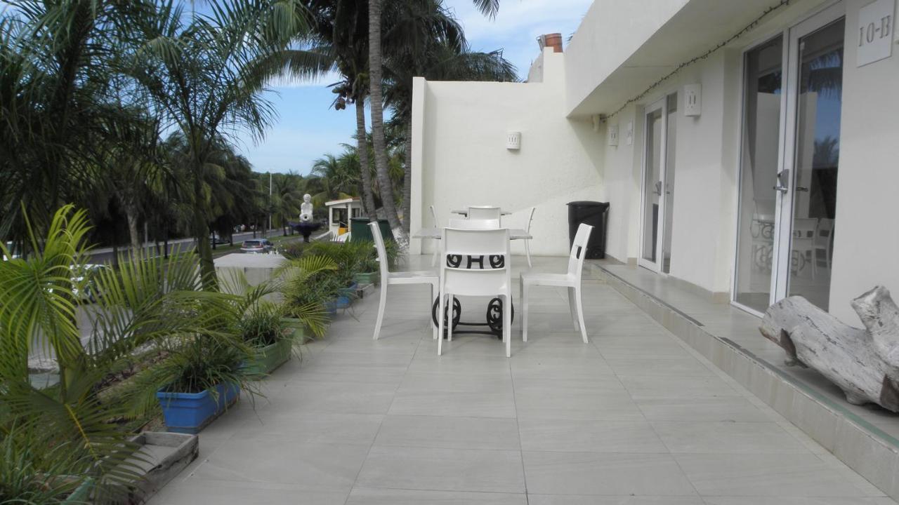 Brisas 10 Beachside Suites 坎昆 外观 照片