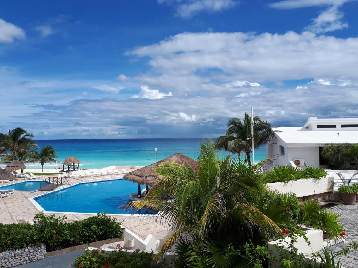 Brisas 10 Beachside Suites 坎昆 外观 照片