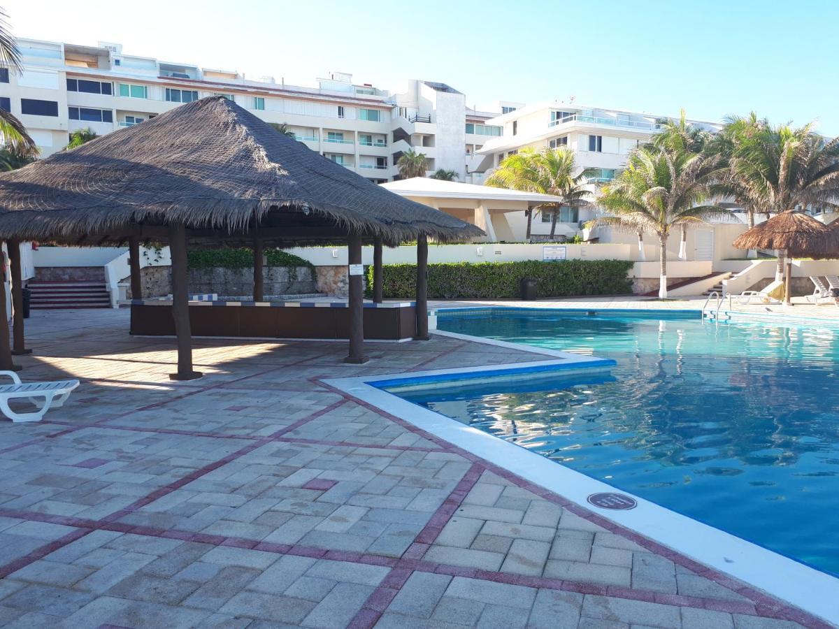 Brisas 10 Beachside Suites 坎昆 外观 照片