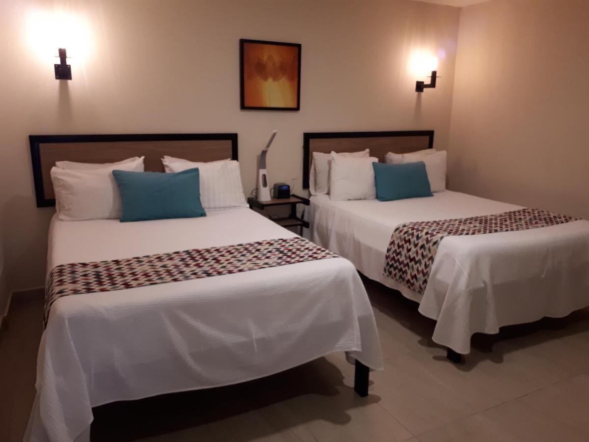 Brisas 10 Beachside Suites 坎昆 外观 照片