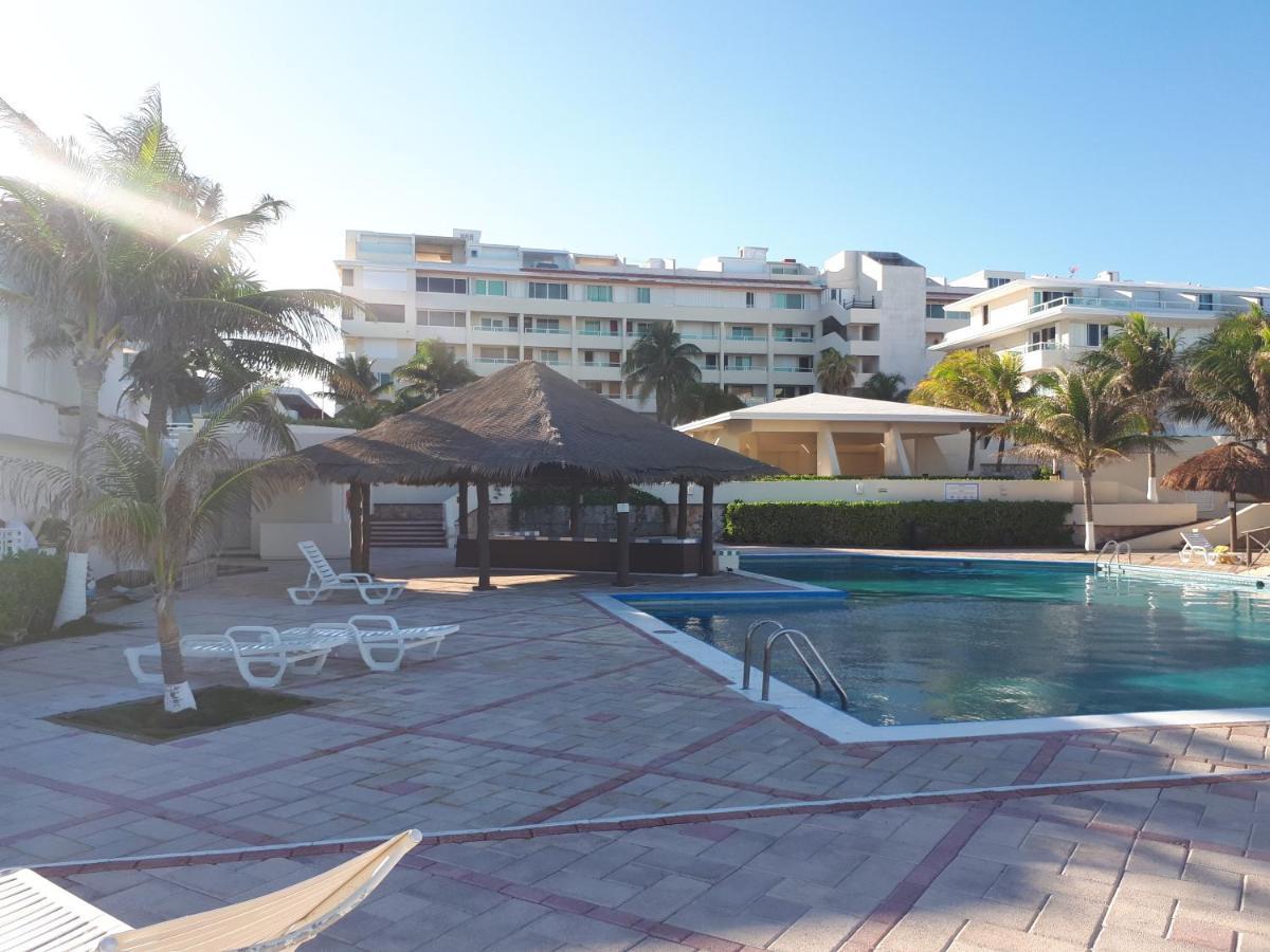 Brisas 10 Beachside Suites 坎昆 外观 照片